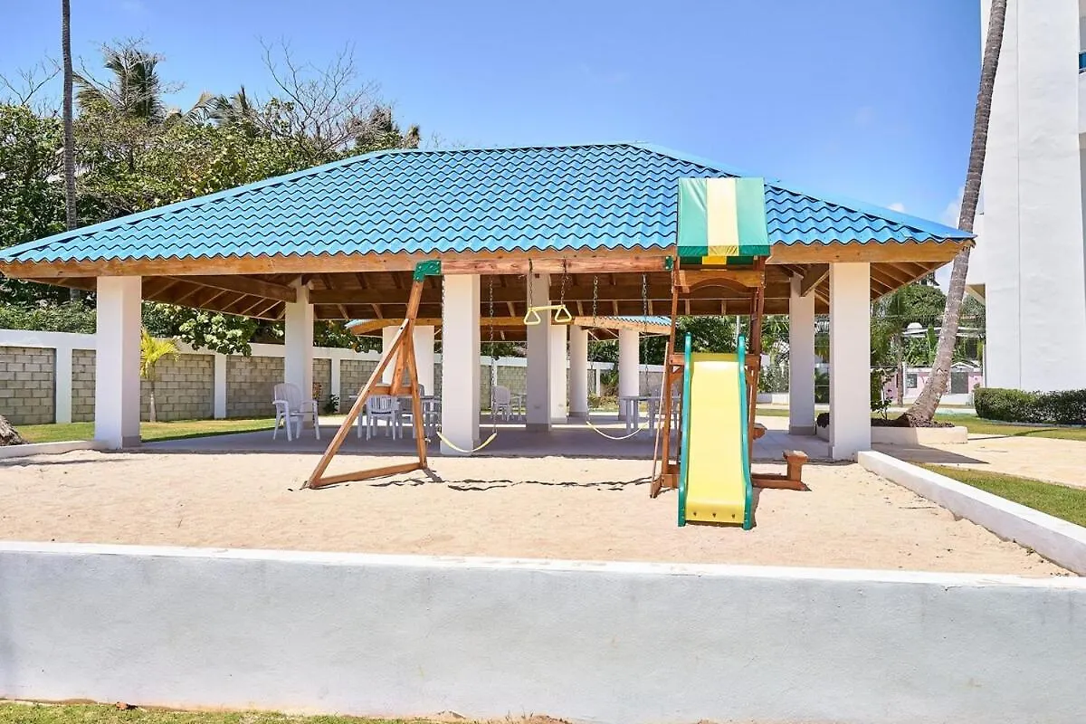 Escape Beachfront Condo At Las Olas In 후안돌리오 아파트
