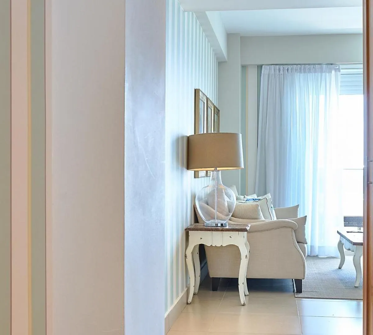 Escape Beachfront Condo At Las Olas In 후안돌리오 아파트