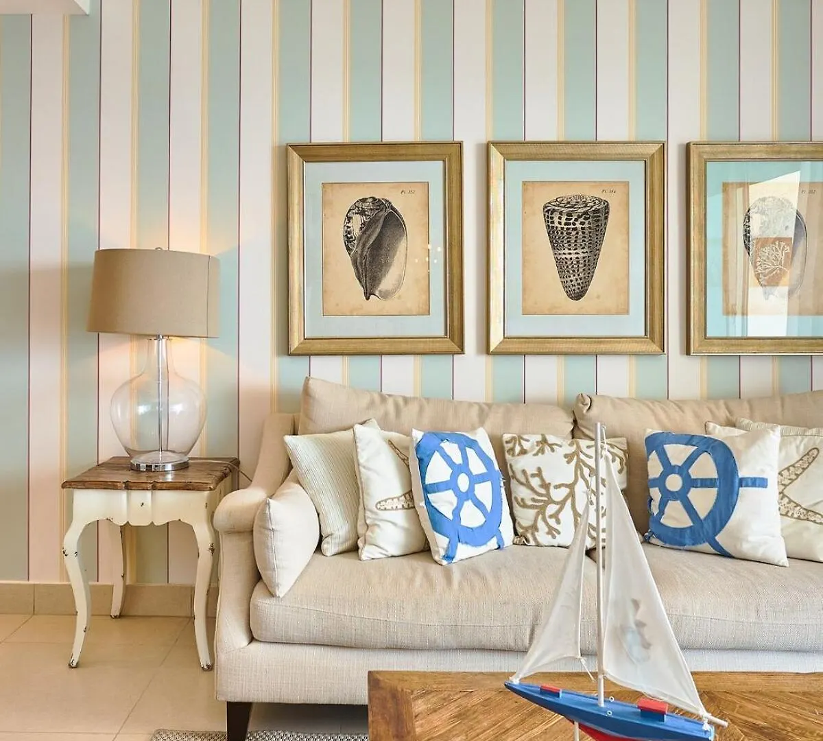 아파트 Escape Beachfront Condo At Las Olas In 후안돌리오
