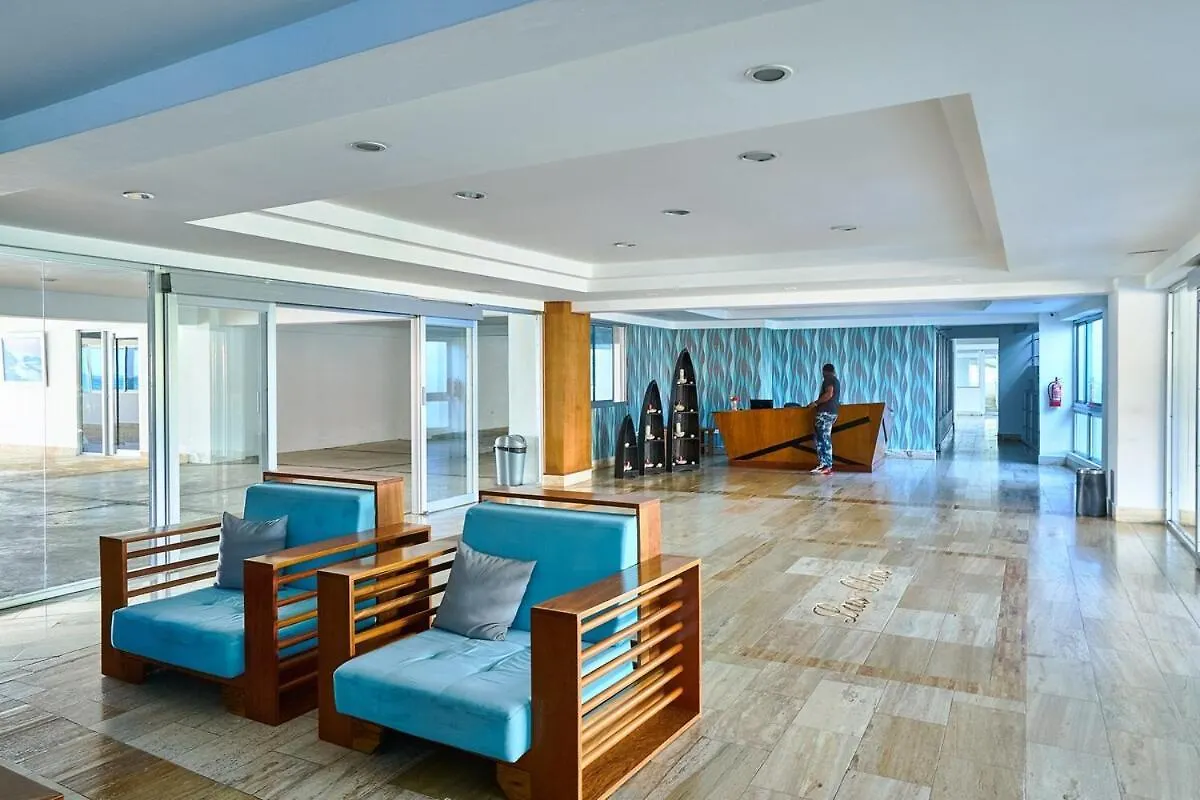 Escape Beachfront Condo At Las Olas In 璜多里奥 0*,