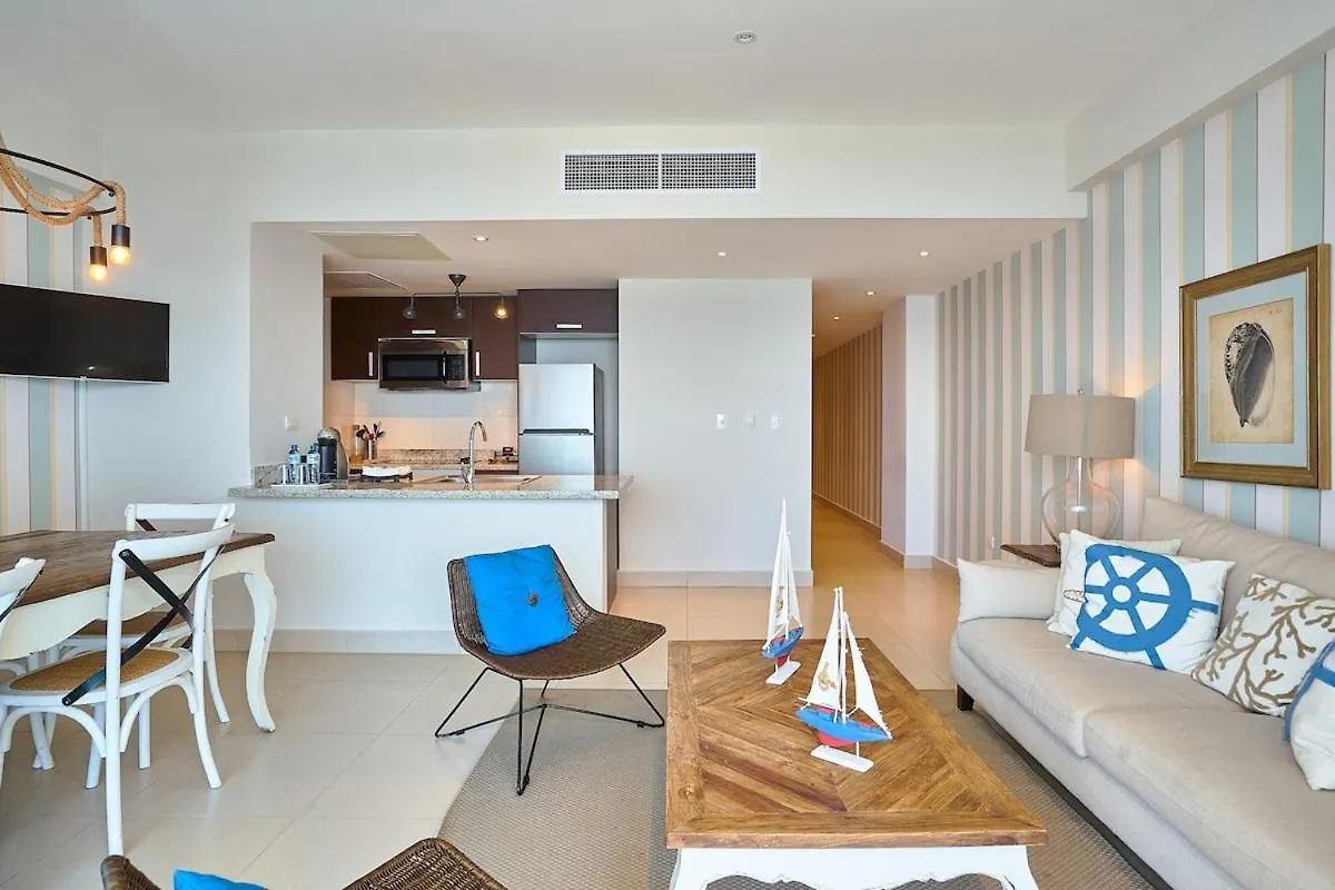Escape Beachfront Condo At Las Olas In 璜多里奥 公寓
